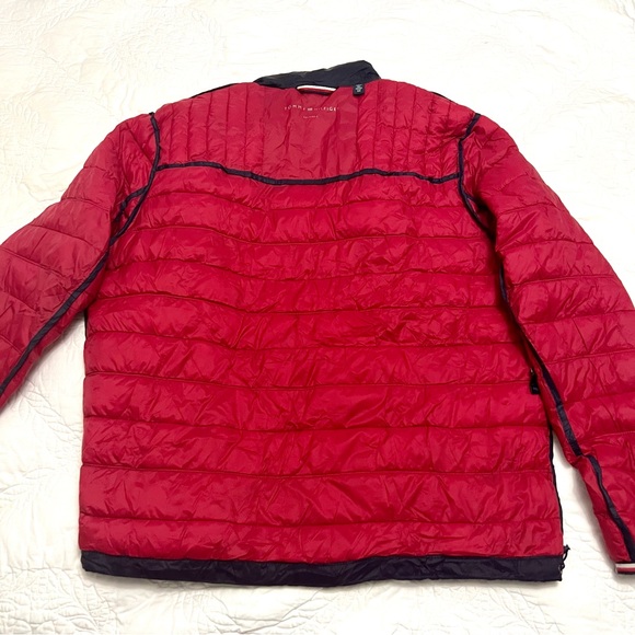 TOMMY HILFIGER PUFFET PACKABLE CONSTRUCTION JACKET in NAVY - Picture 15 of 16